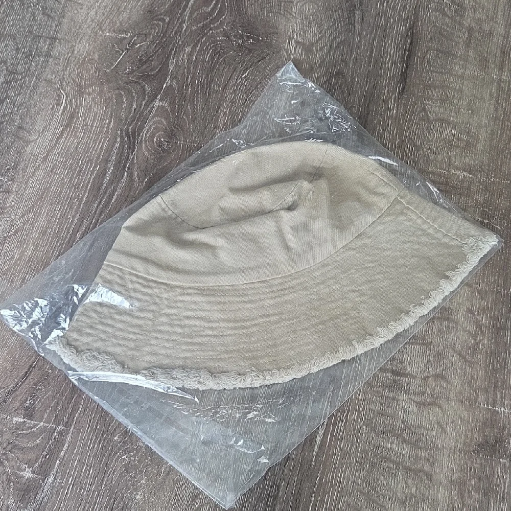 NEW! SUN50 Frayed Edge Denim Bucket Hat Sand Khaki Chino IVORY - Picture 3 of 9
